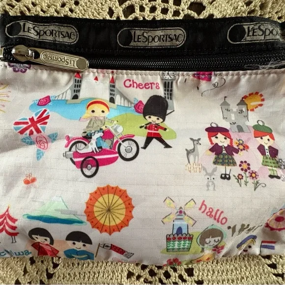 Lesportsac It’s a Small World Classic Hobo Bag w charm VHTF Vintage Disney Parks - Picture 6 of 16